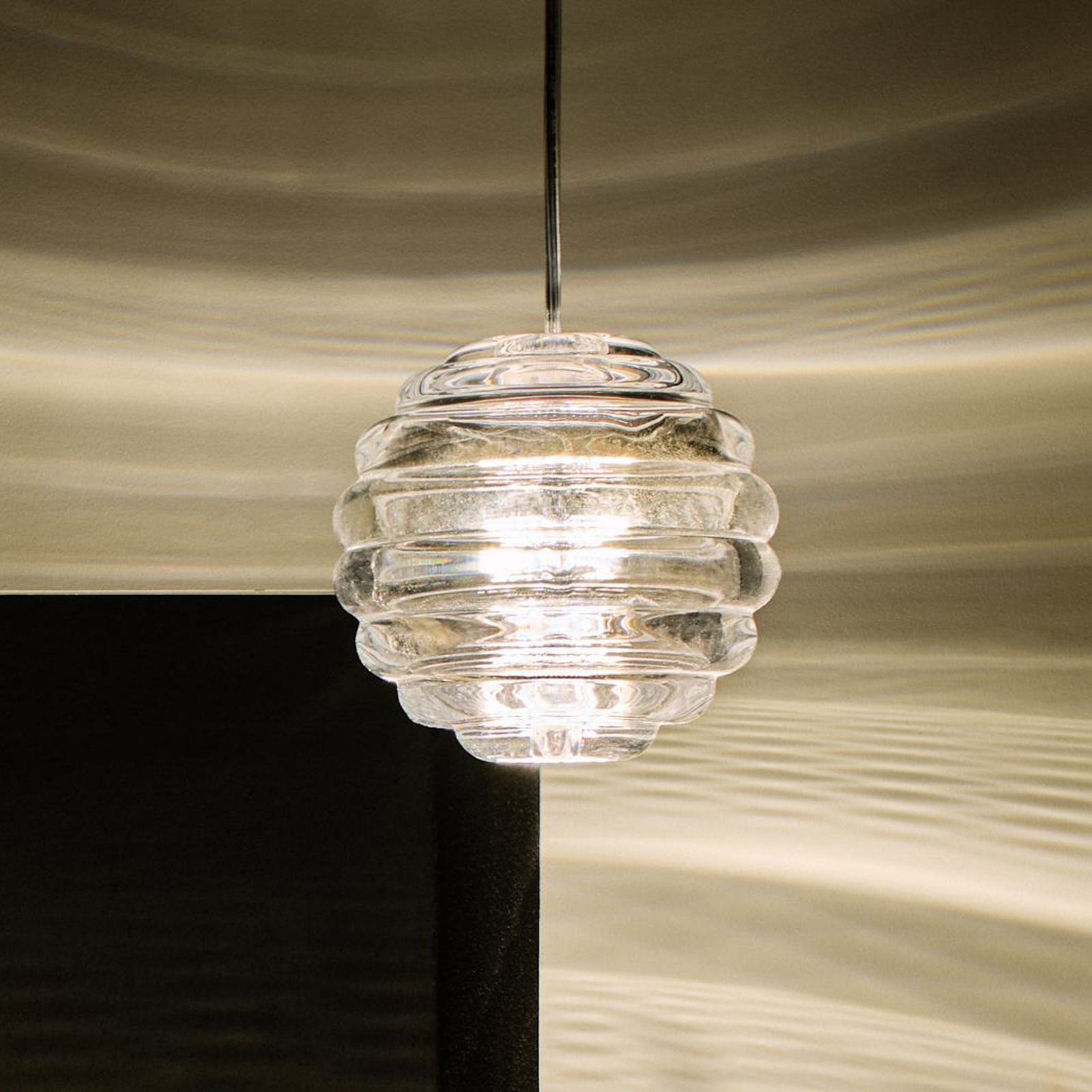 Tom Dixon LED висяща лампа Press Sphere, прозрачна, Ø 14 cm, 927
